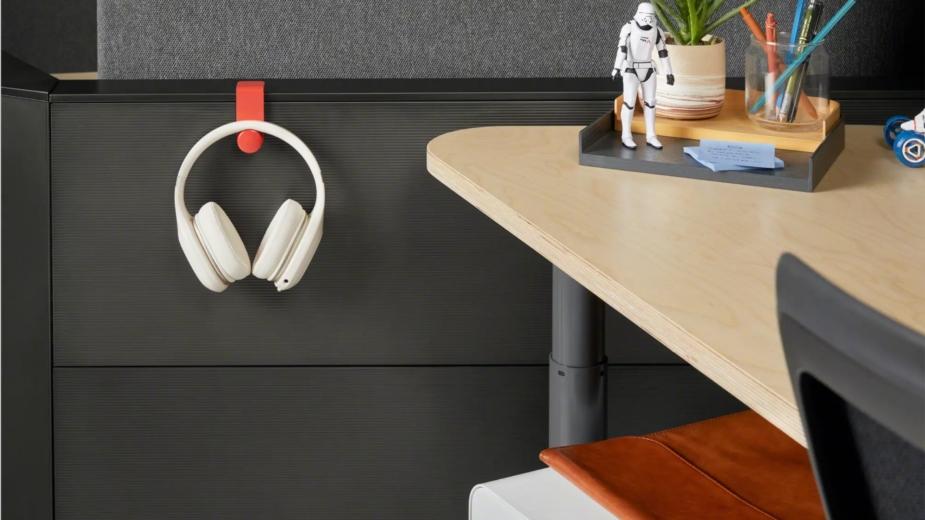 Steelcase Flex personal spaces for focused work in banking offices