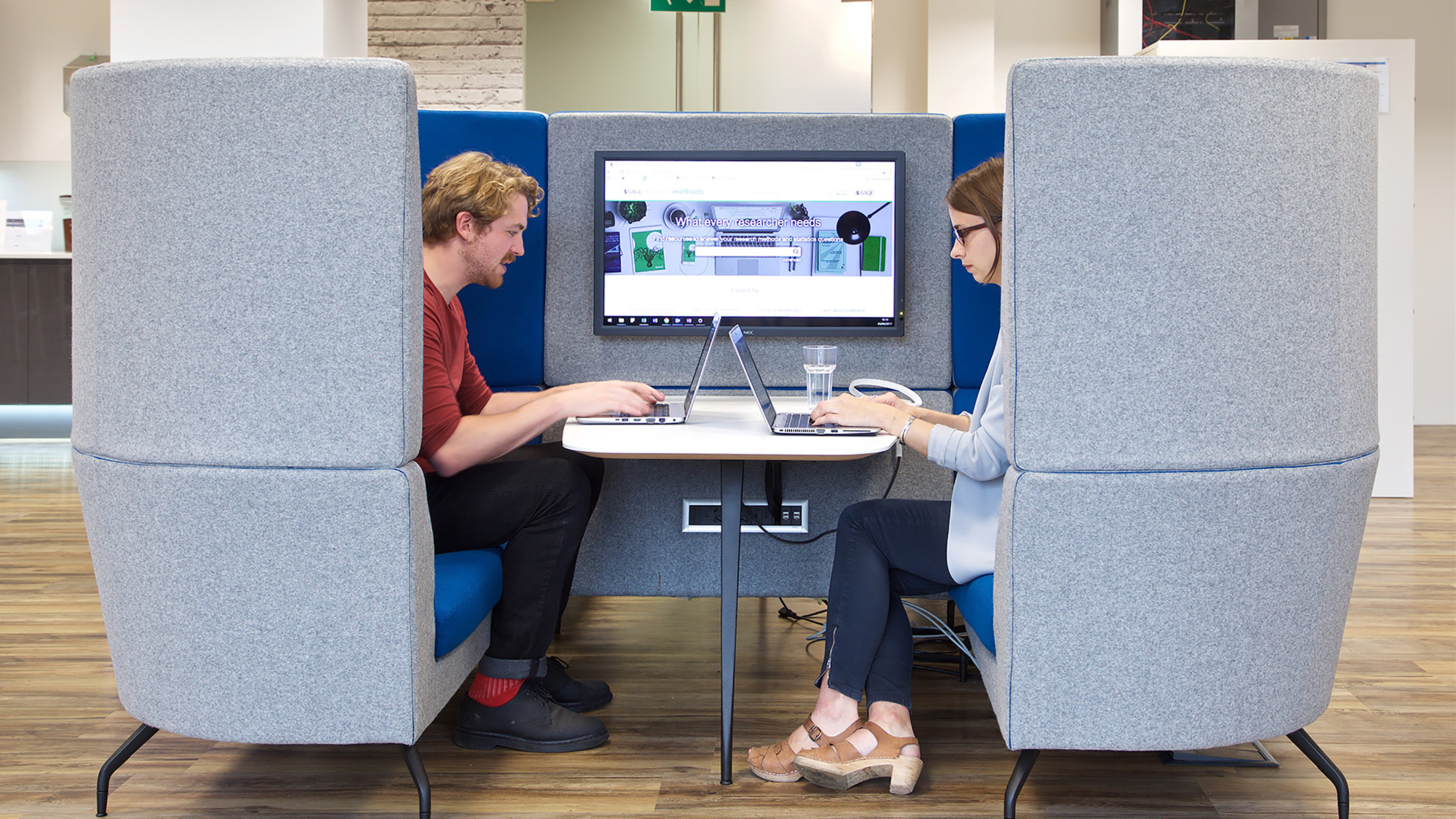 Aspect modular lounge system in a retail banking customer lounge