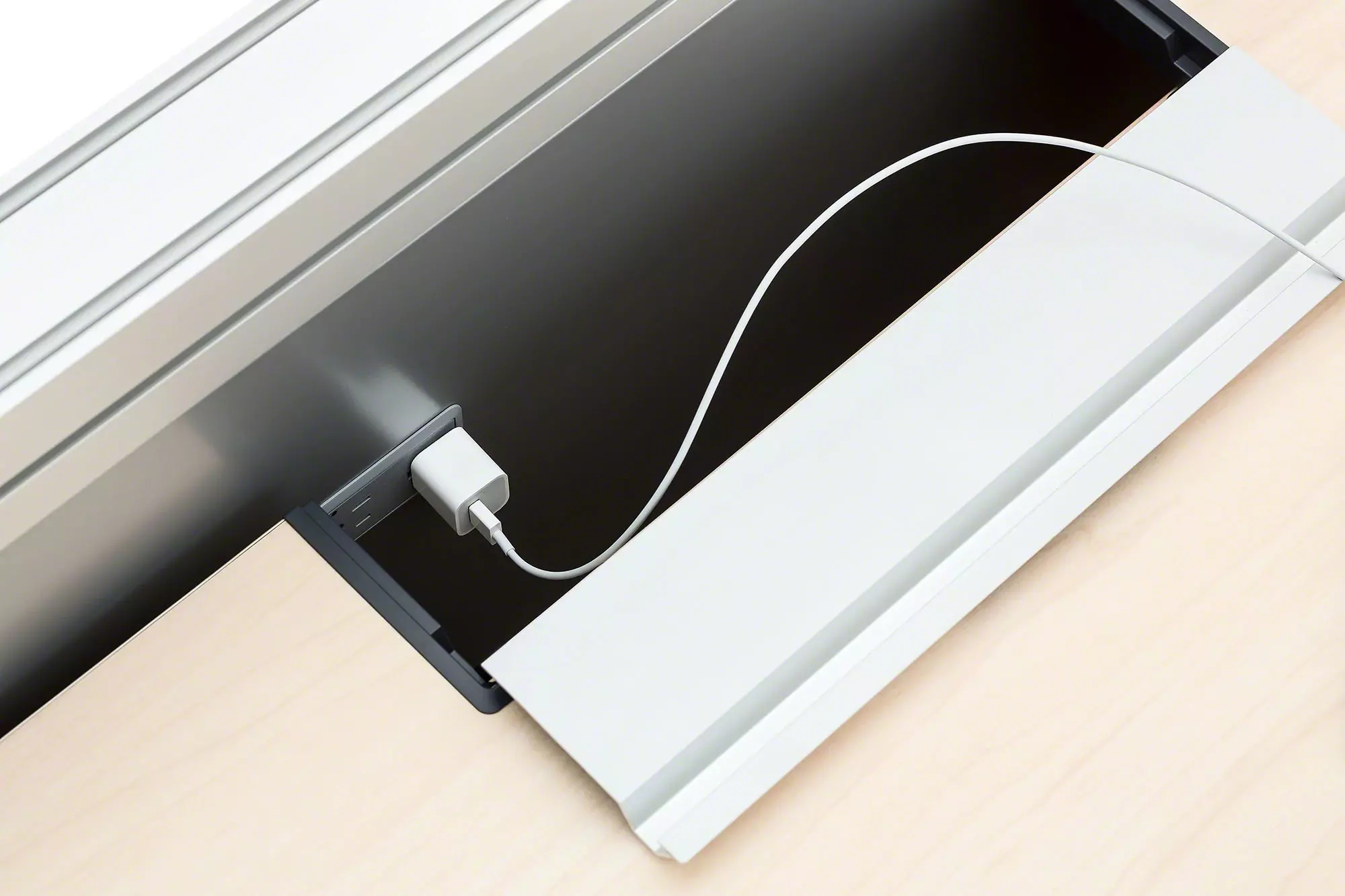 Answer Beam workstation system for modern workplace environments