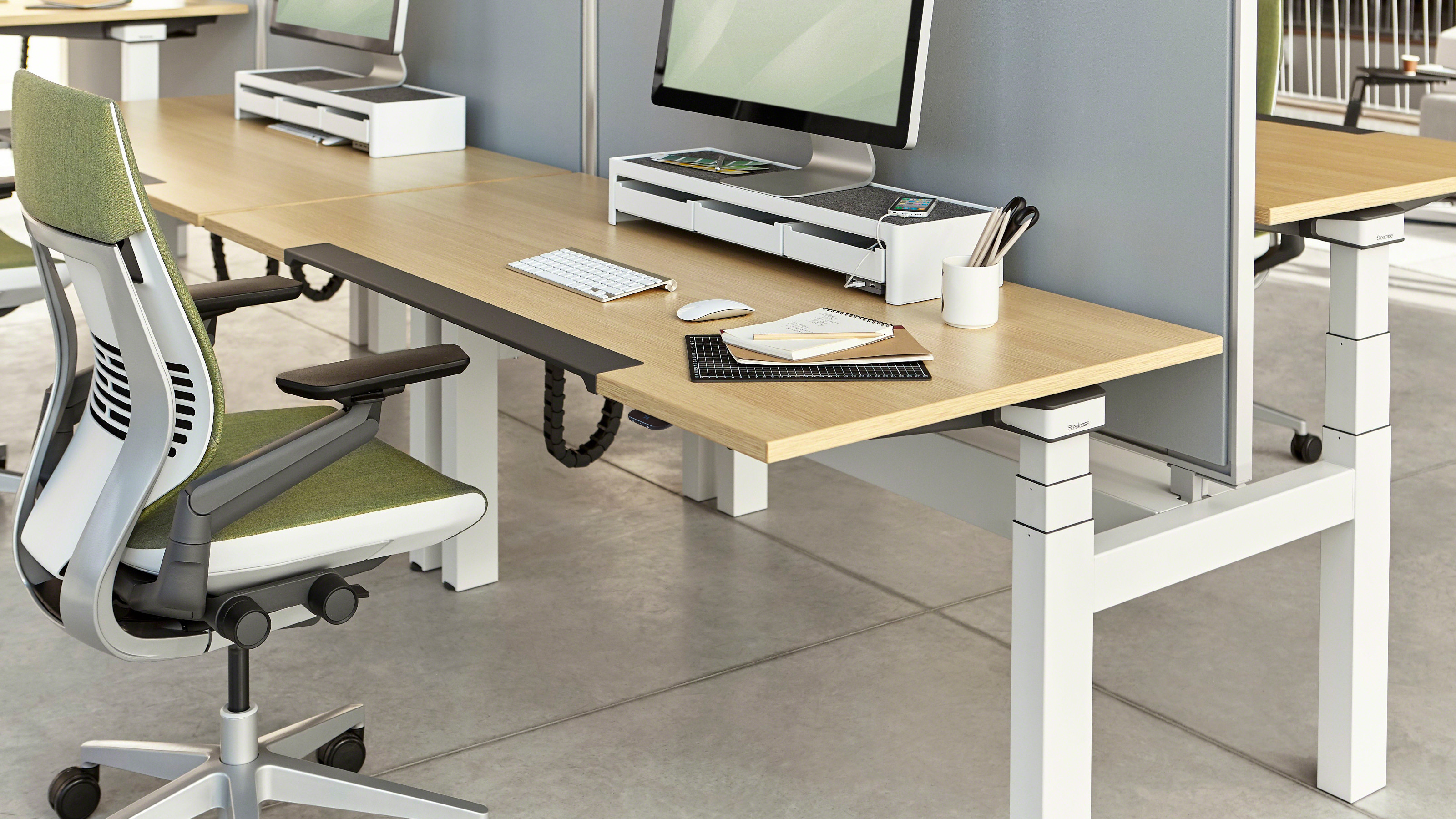 Ology benching workstation system for flexible office layouts