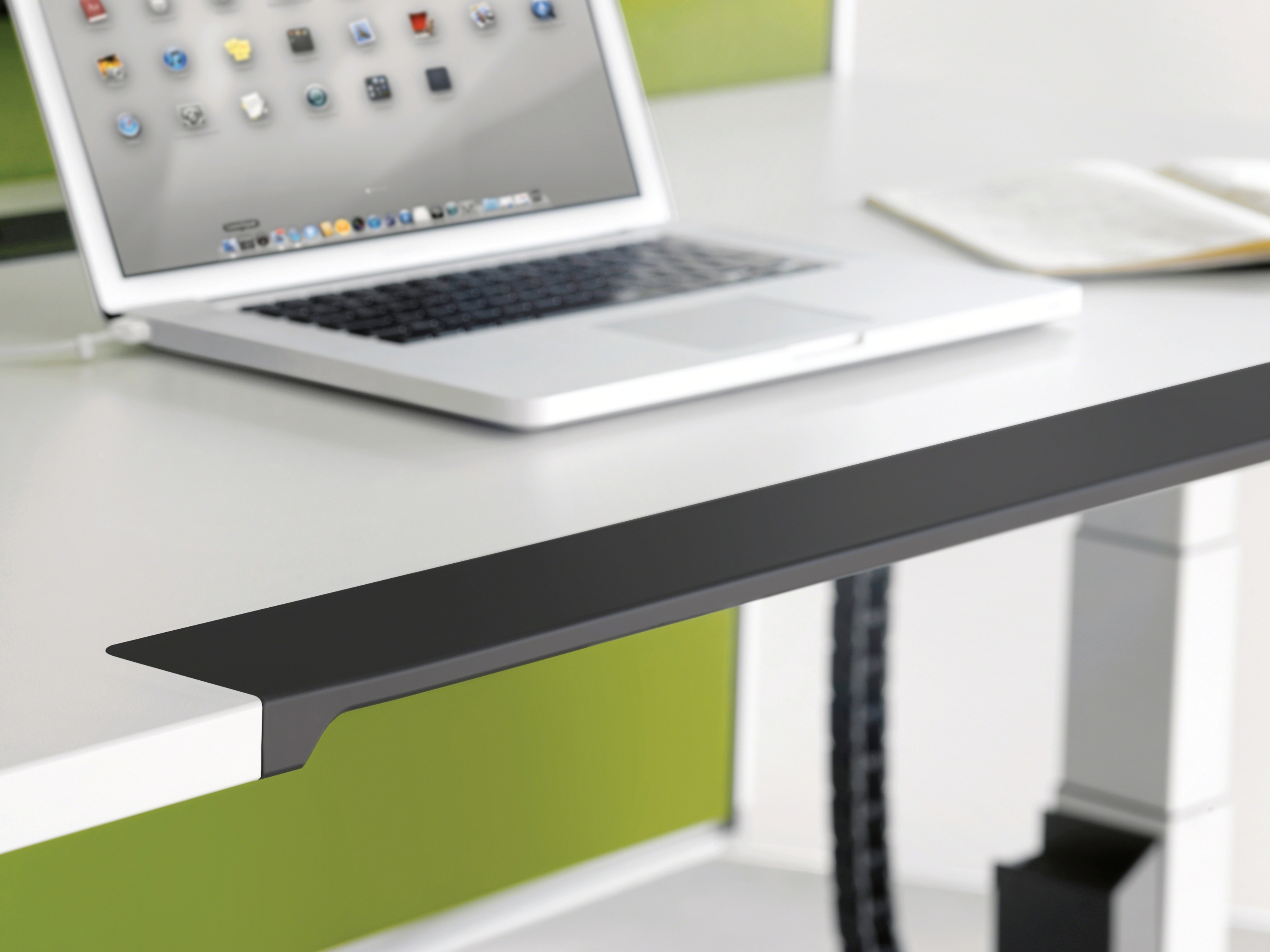 Ology benching workstation system for flexible office layouts