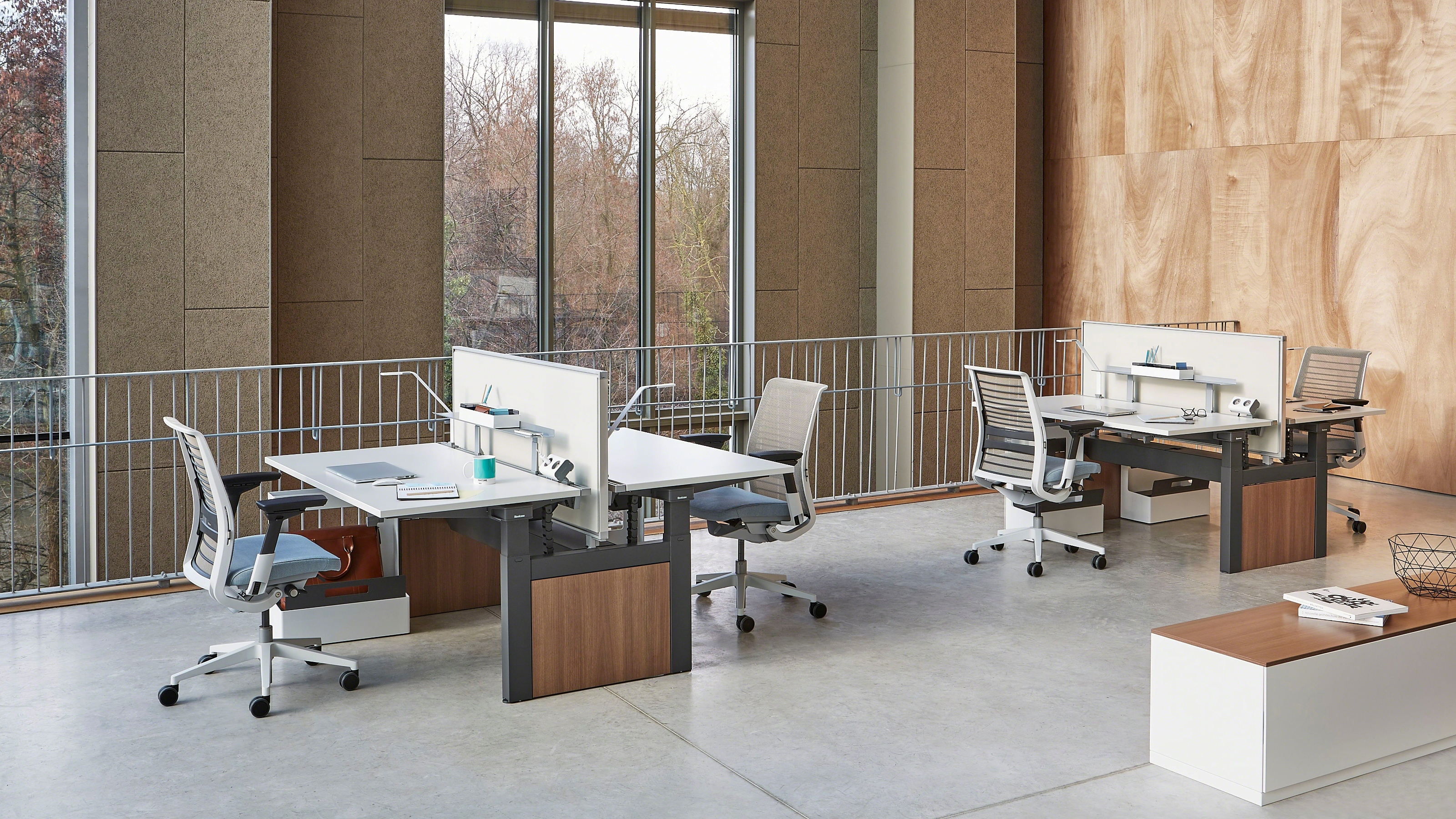 Ology benching workstation system for flexible office layouts