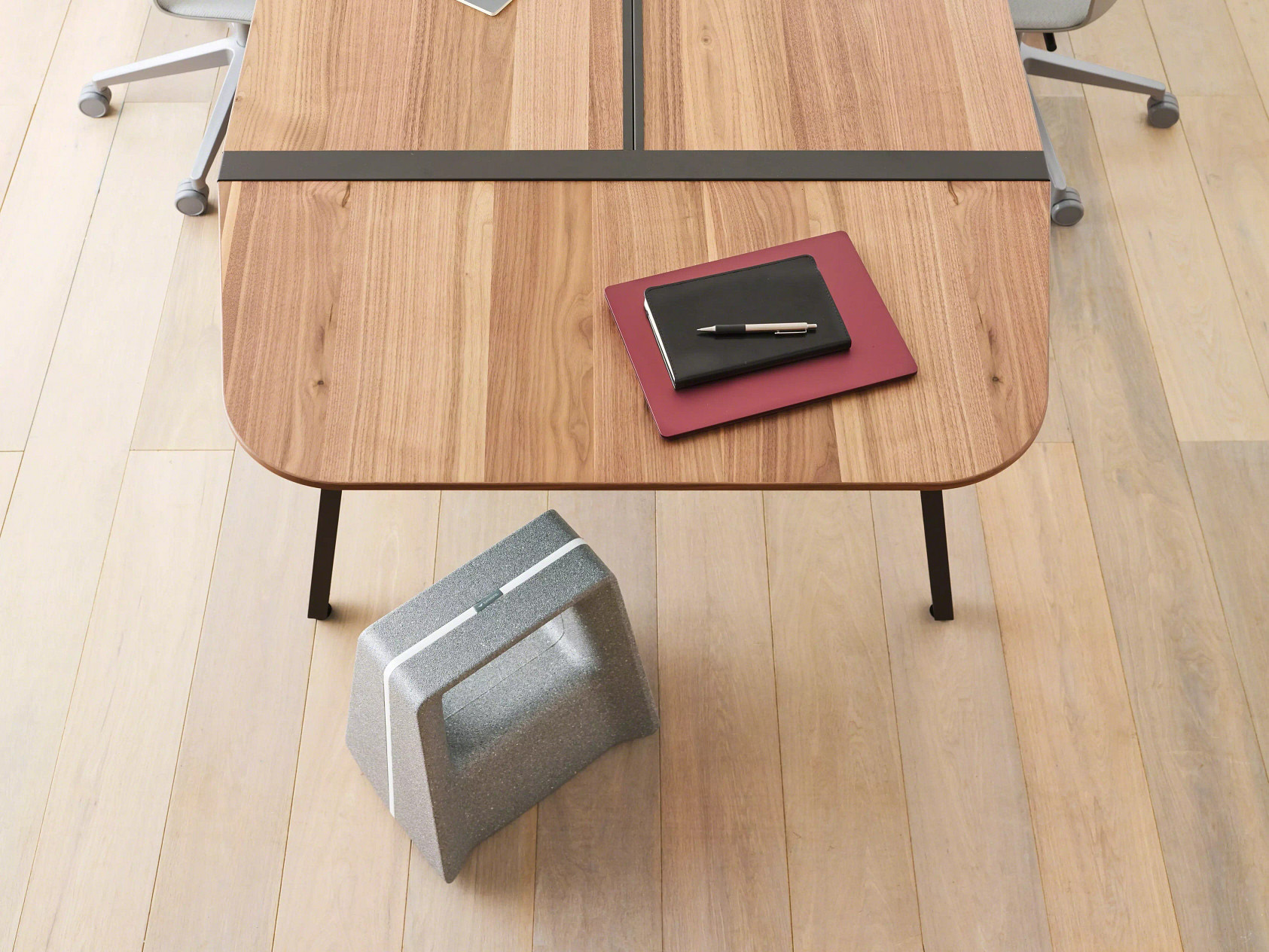 Bivi Collection collaborative workstation system for modern workplace environments