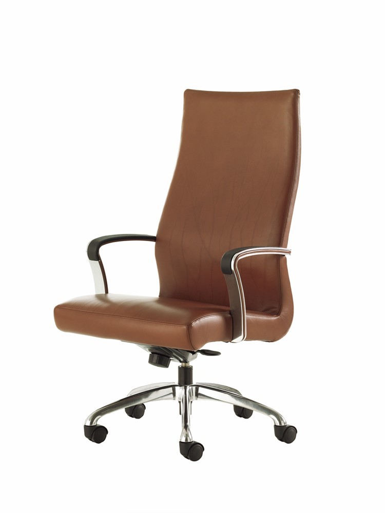 Chord conference chair by Steelcase around a modern boardroom table