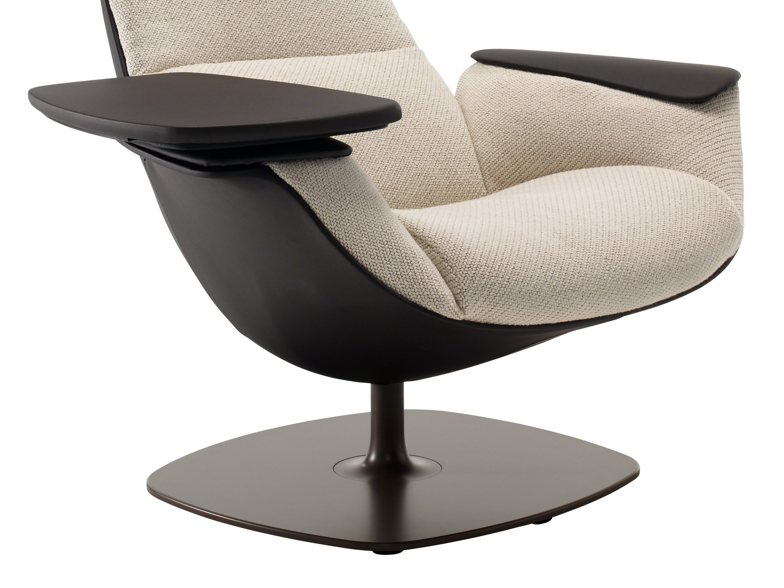 Massaud lounge seating by Steelcase in a sophisticated office lounge
