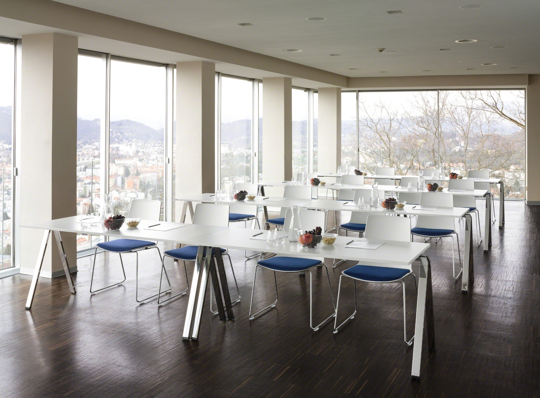 Steelcase Nooi meeting chair around a collaborative workspace table