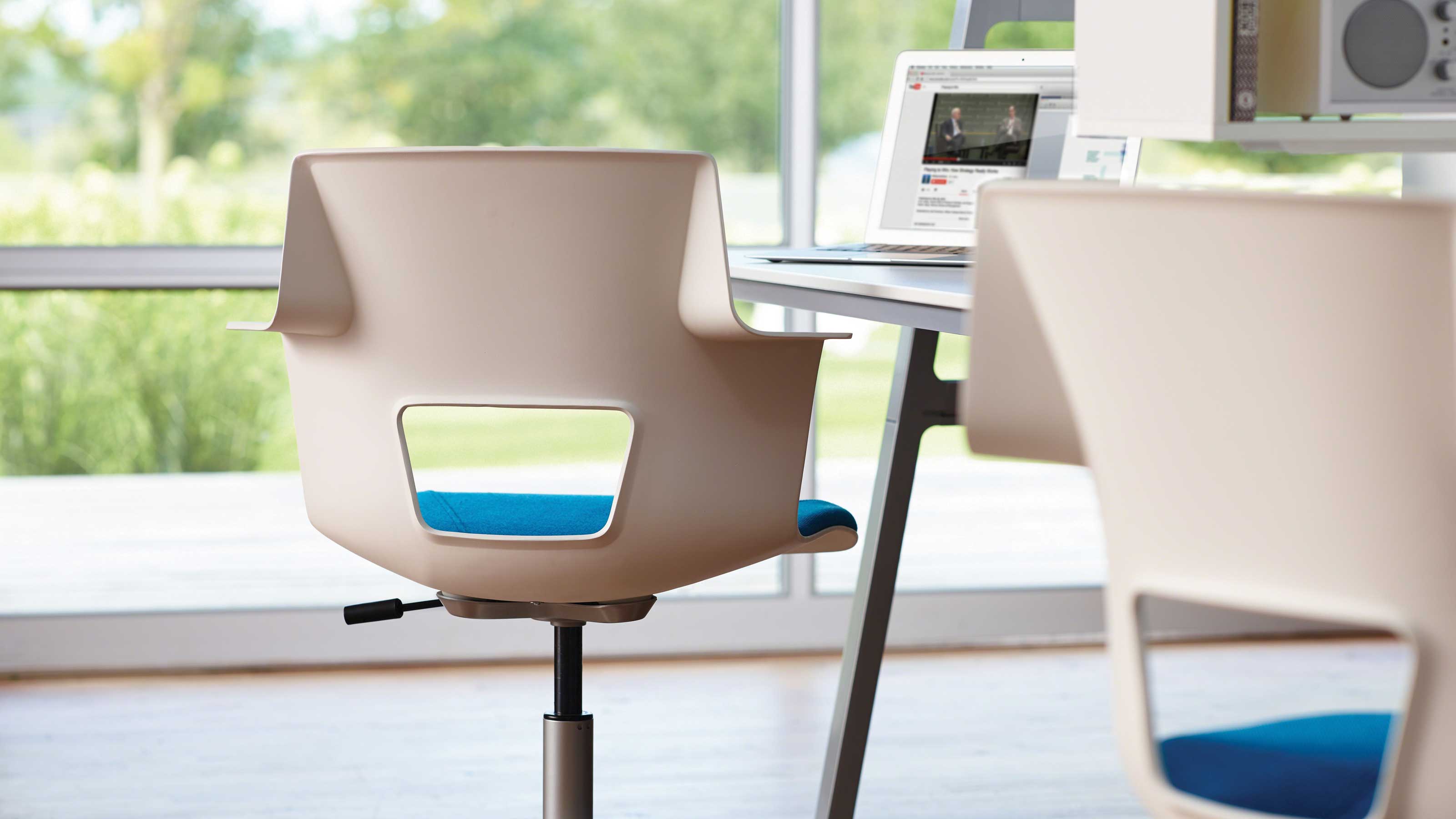 Steelcase Shortcut chair used in a flexible classroom learning environment