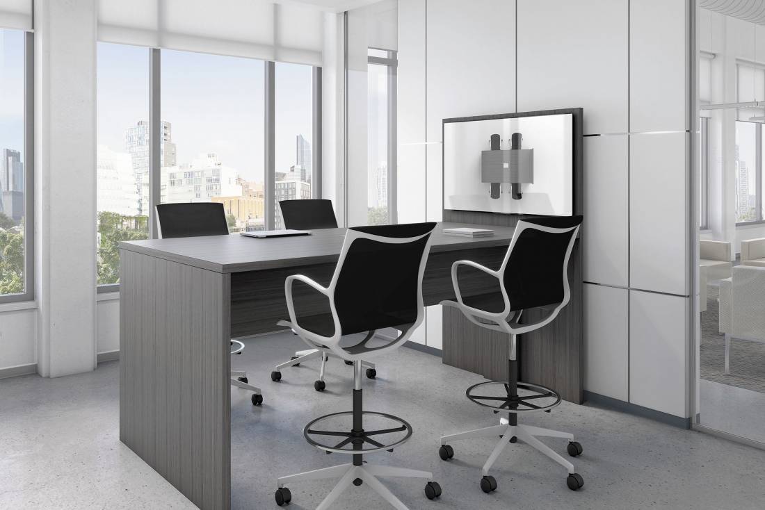 Licence 2 tables for collaborative workplace meeting spaces.