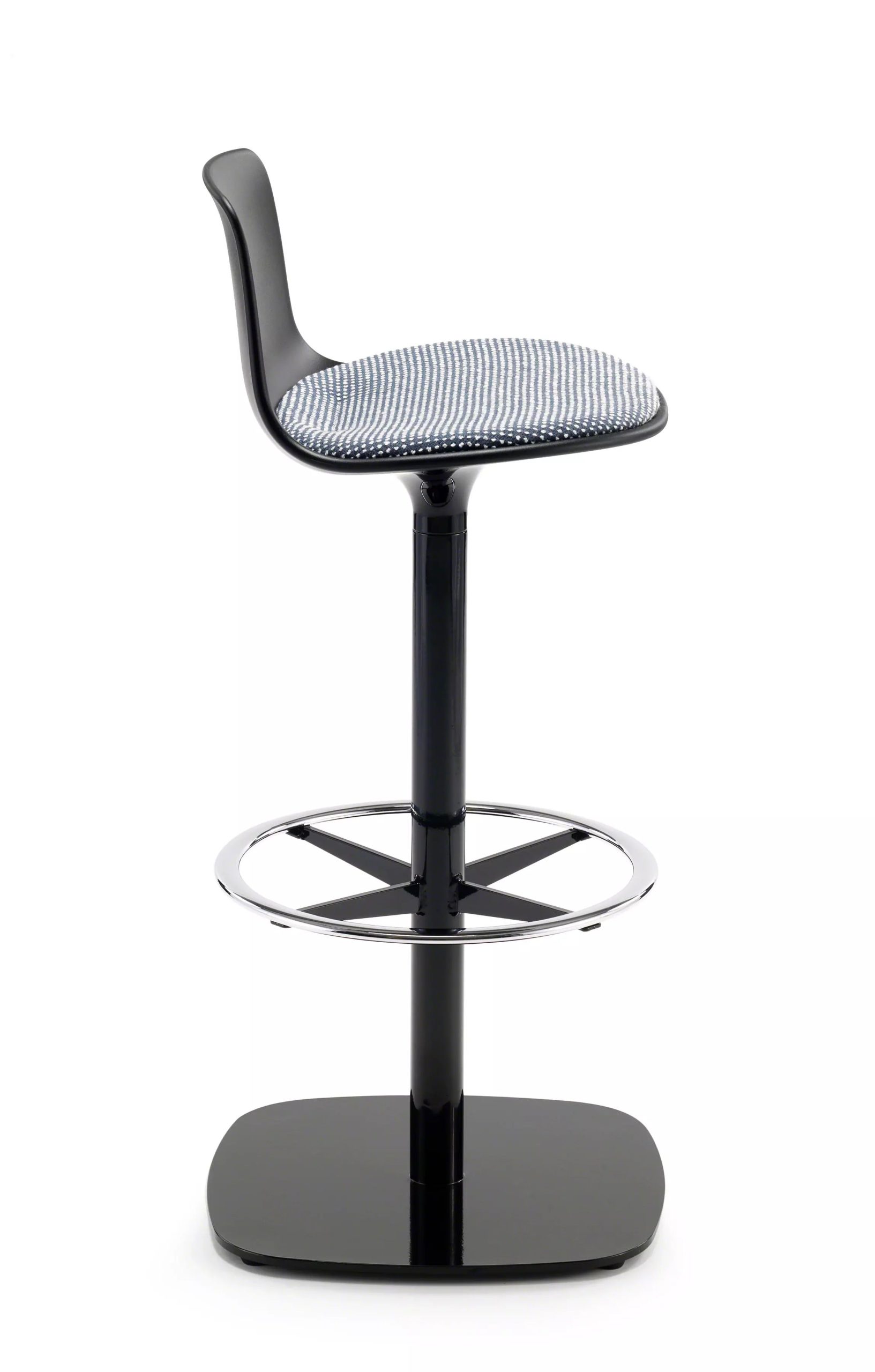 Enea Lottus seating for contemporary workplace and meeting spaces