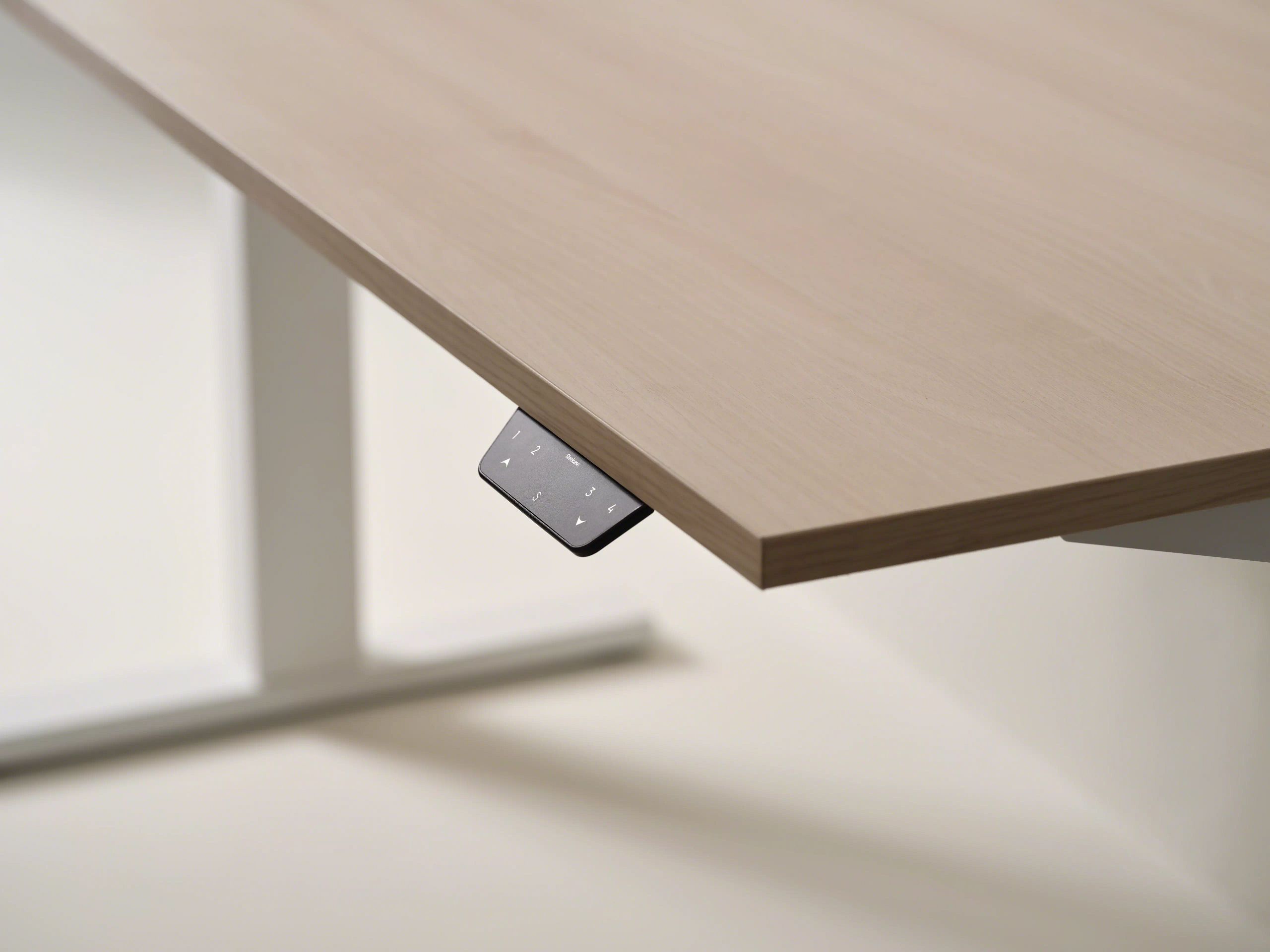 Migration SE height adjustable desk for ergonomic workplaces