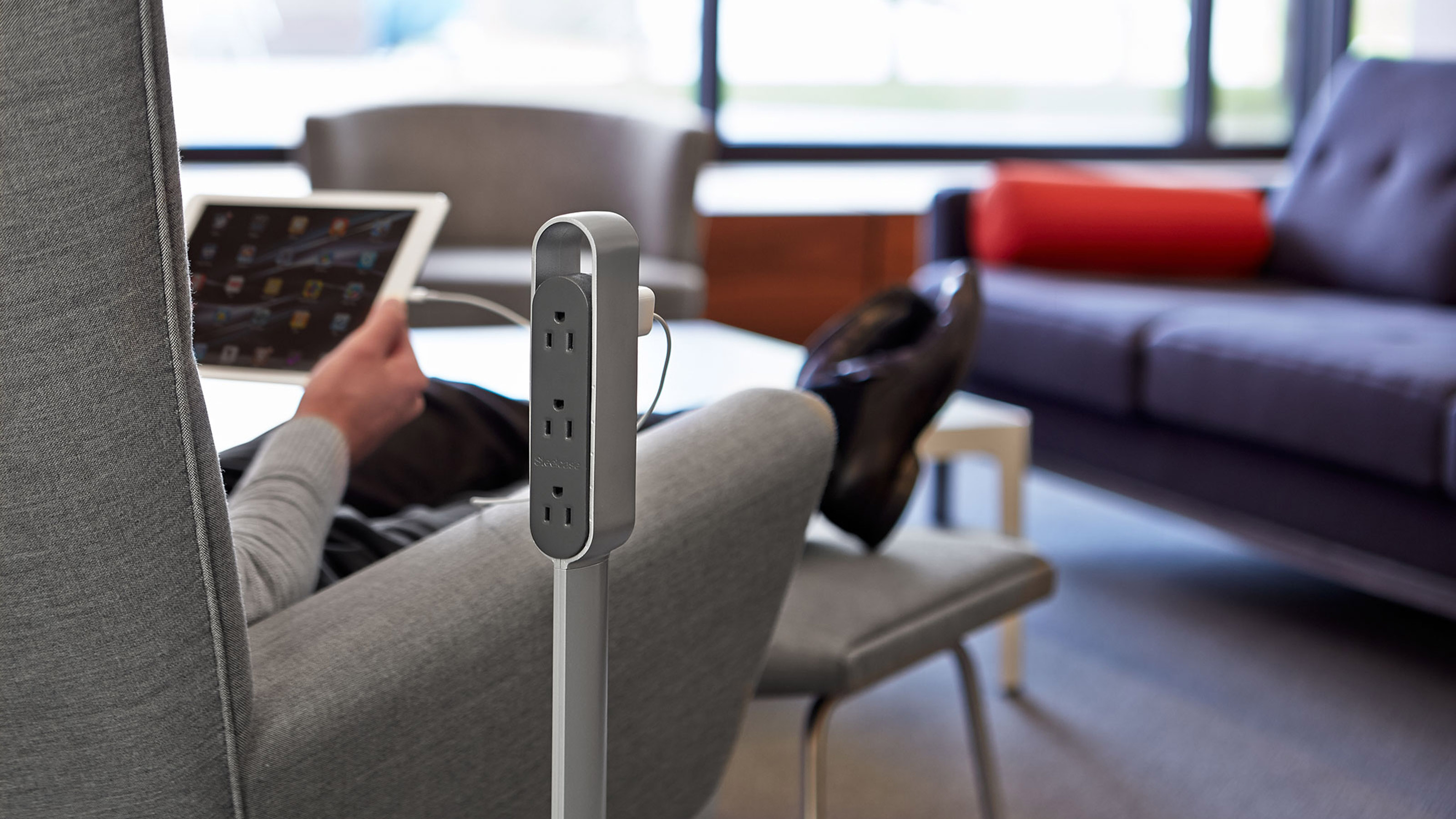 Thread power distribution system for workplace workstations