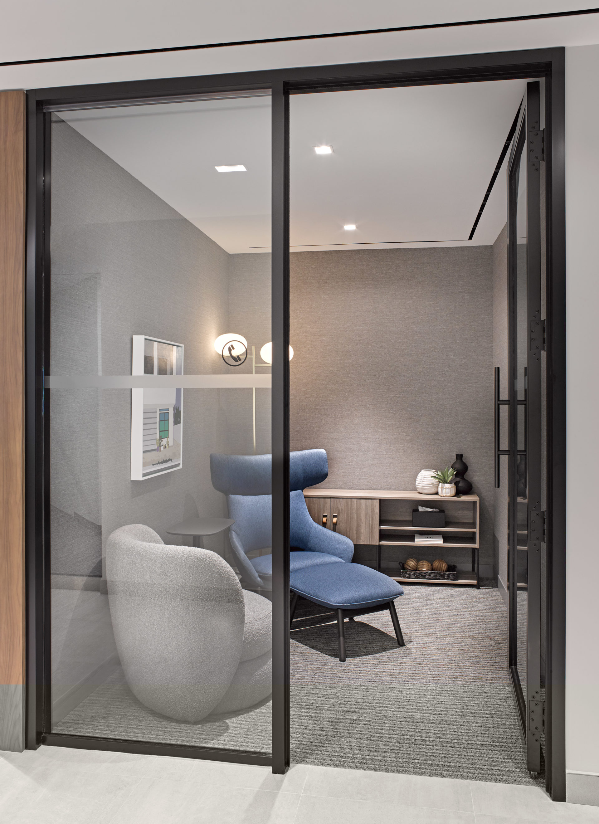 VISTA telescopic movable wall system for adaptable office spaces