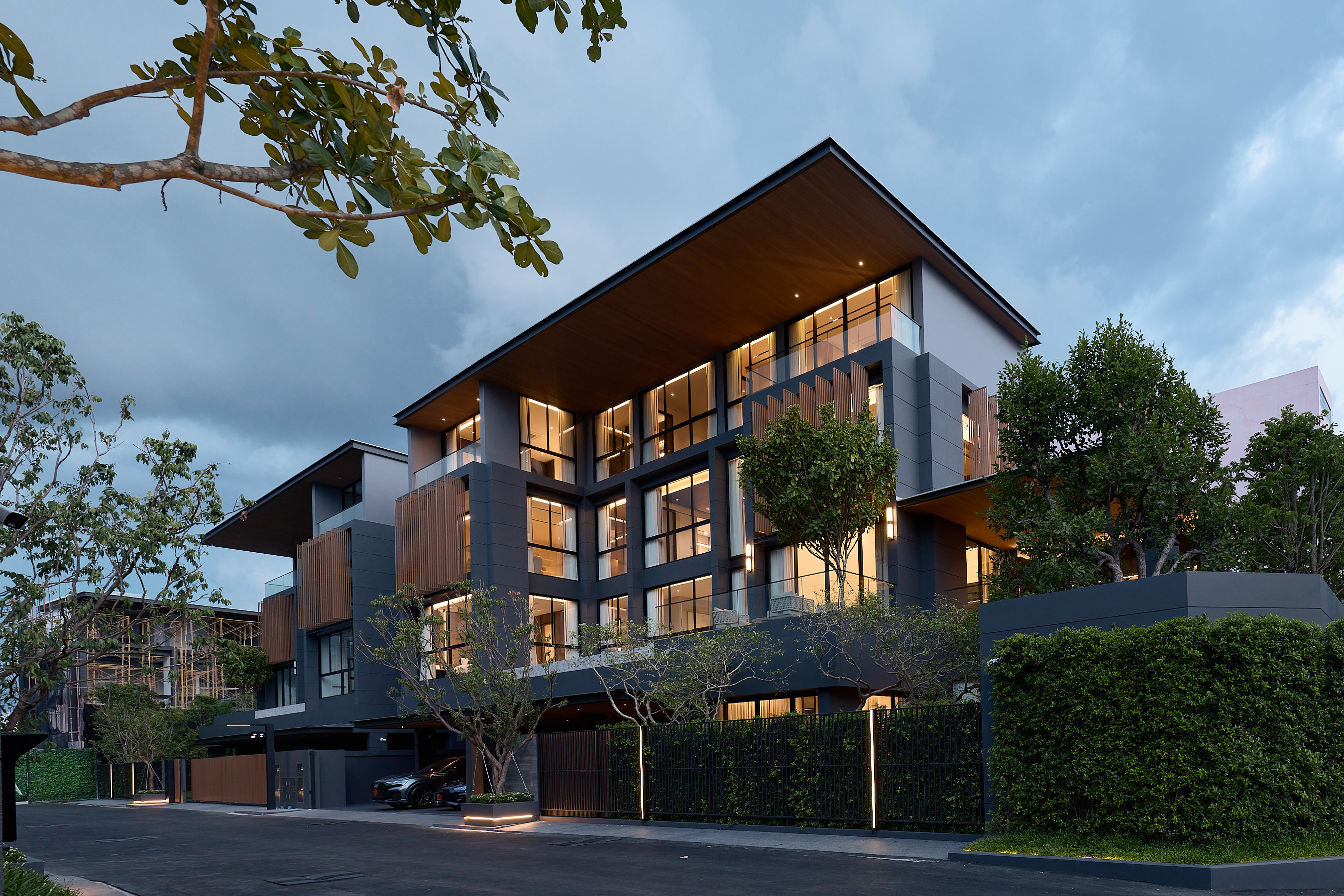 CIRA RESIDENCES Luxury in convenience. Prime Location, Refined