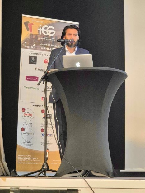 No alternative text description for this image