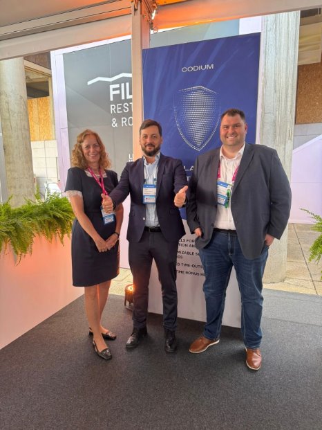 No alternative text description for this image