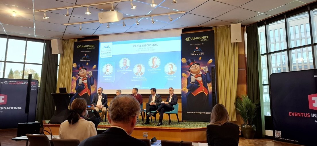 No alternative text description for this image