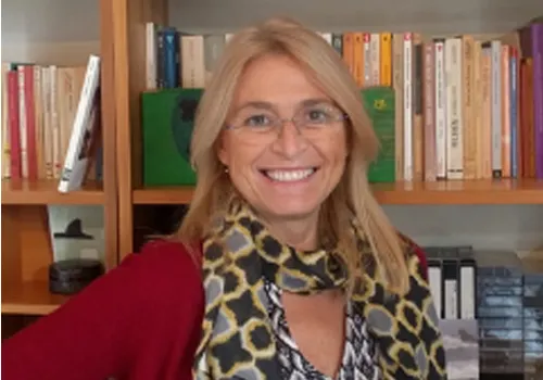 Cecilia Gallotti lavora come antropologa applicata nei servizi educativi.