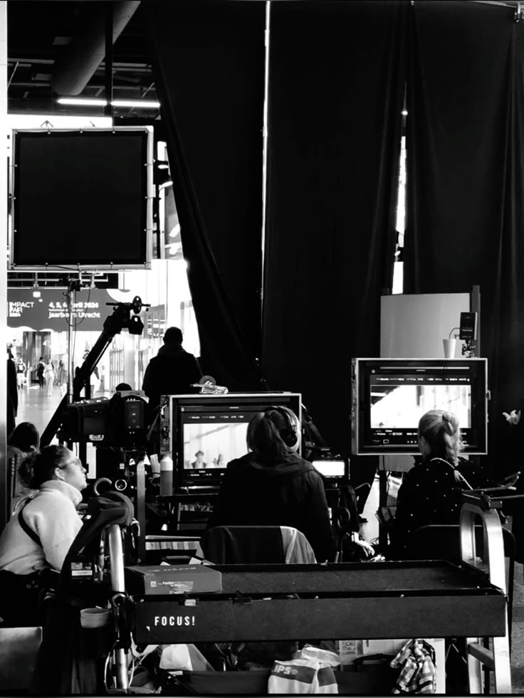 image of moving day scenes