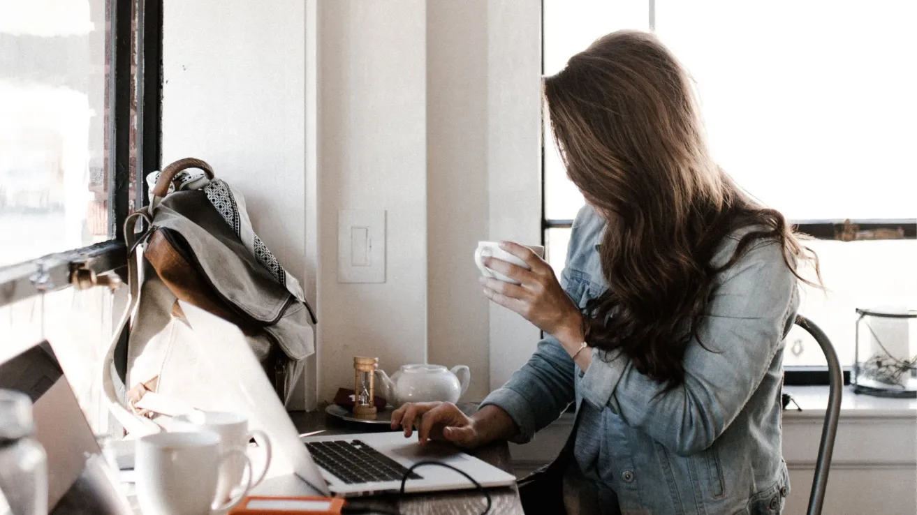 Woman using LegalBuddy – LegalWorks online legal platform