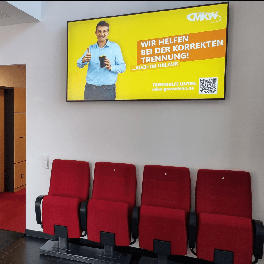 Digitale Informationsdisplays für Besucher und Mitarbeitende, um immer auf dem neuesten Stand zu bleiben.