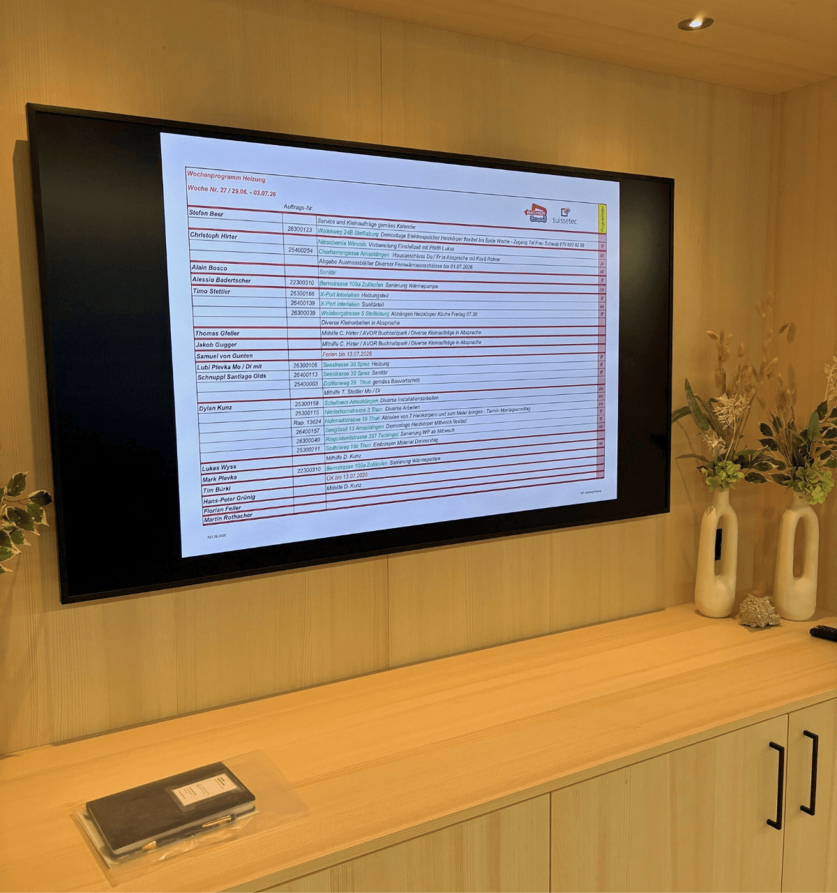 Digital Signage Display bei der Bacher AG Thun