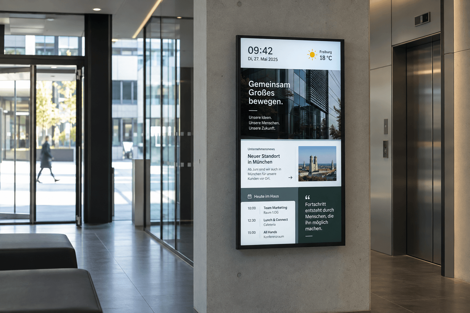 Infodisplay zeigt aktuelle Kennzahlen, Hinweise und Prozessinformationen auf einem digitalen Bildschirm
