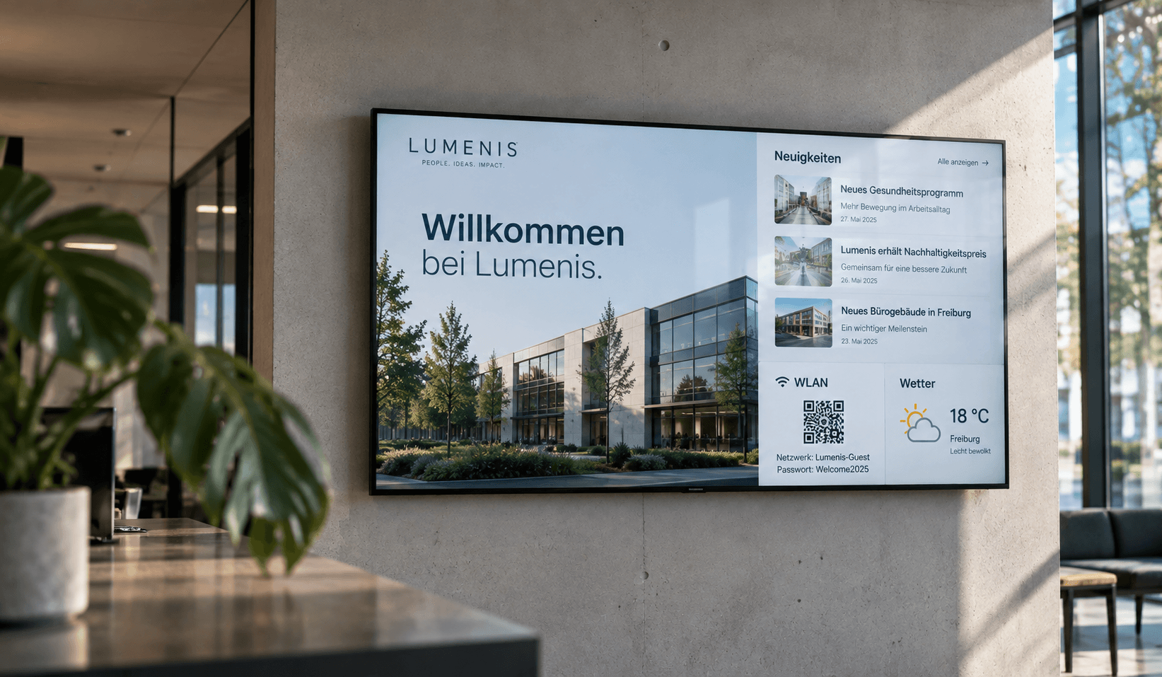 Welcome Screen im Empfangsbereich zeigt eine persönliche Begrüßung, Firmenlogo und Wegweisung zum Meetingraum