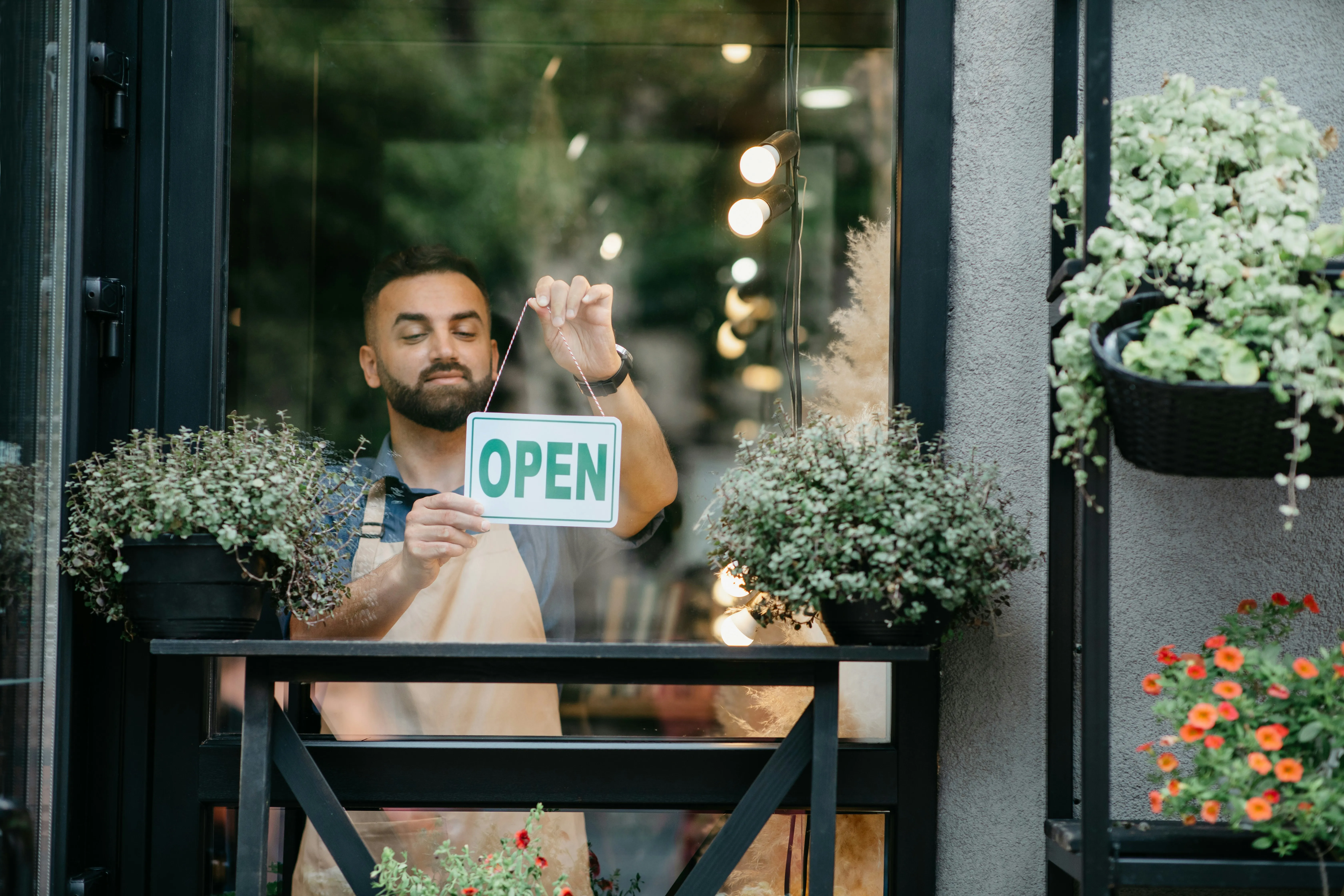 Best AI Phone Receptionist Solutions for Small Business 