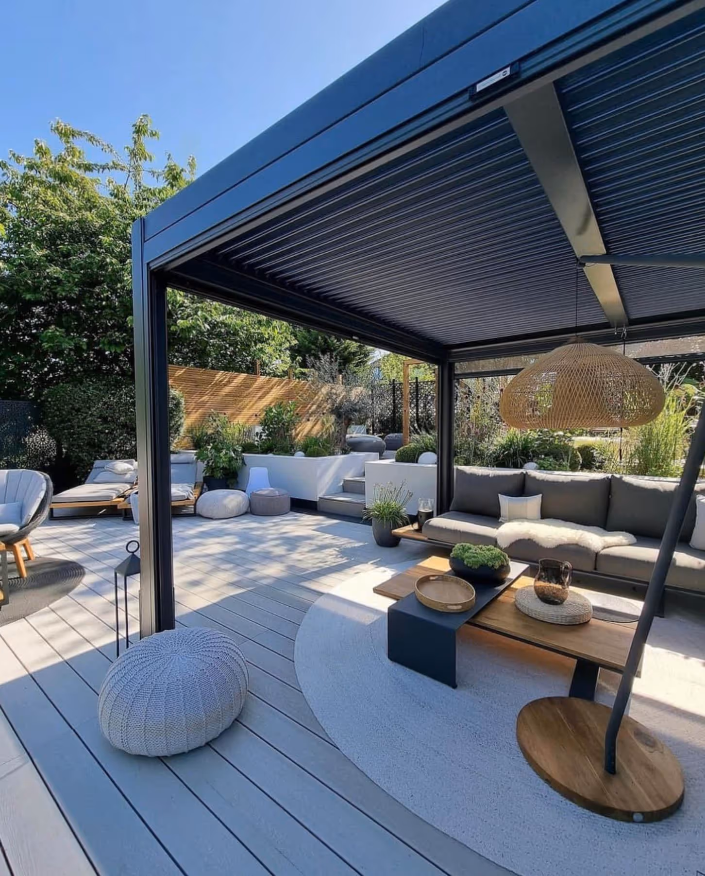 Realizzazione — pergola moderna