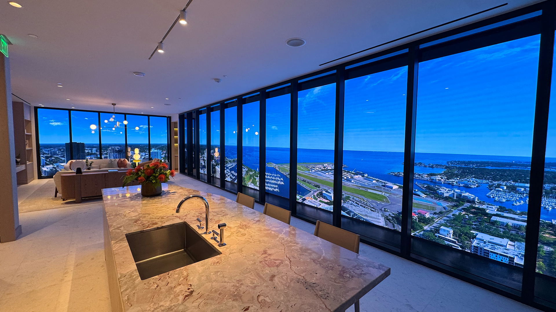 Waldorf Astoria Residences St. Petersburg (Coffee In the Clouds)