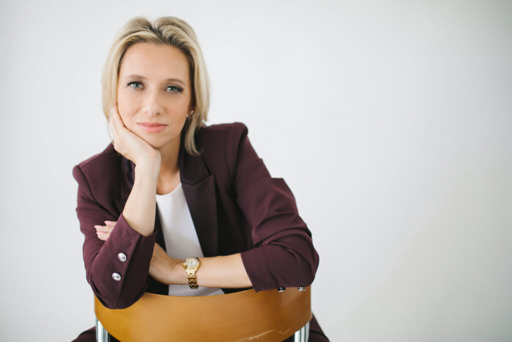 Professional Headshot by Lindsay Hite