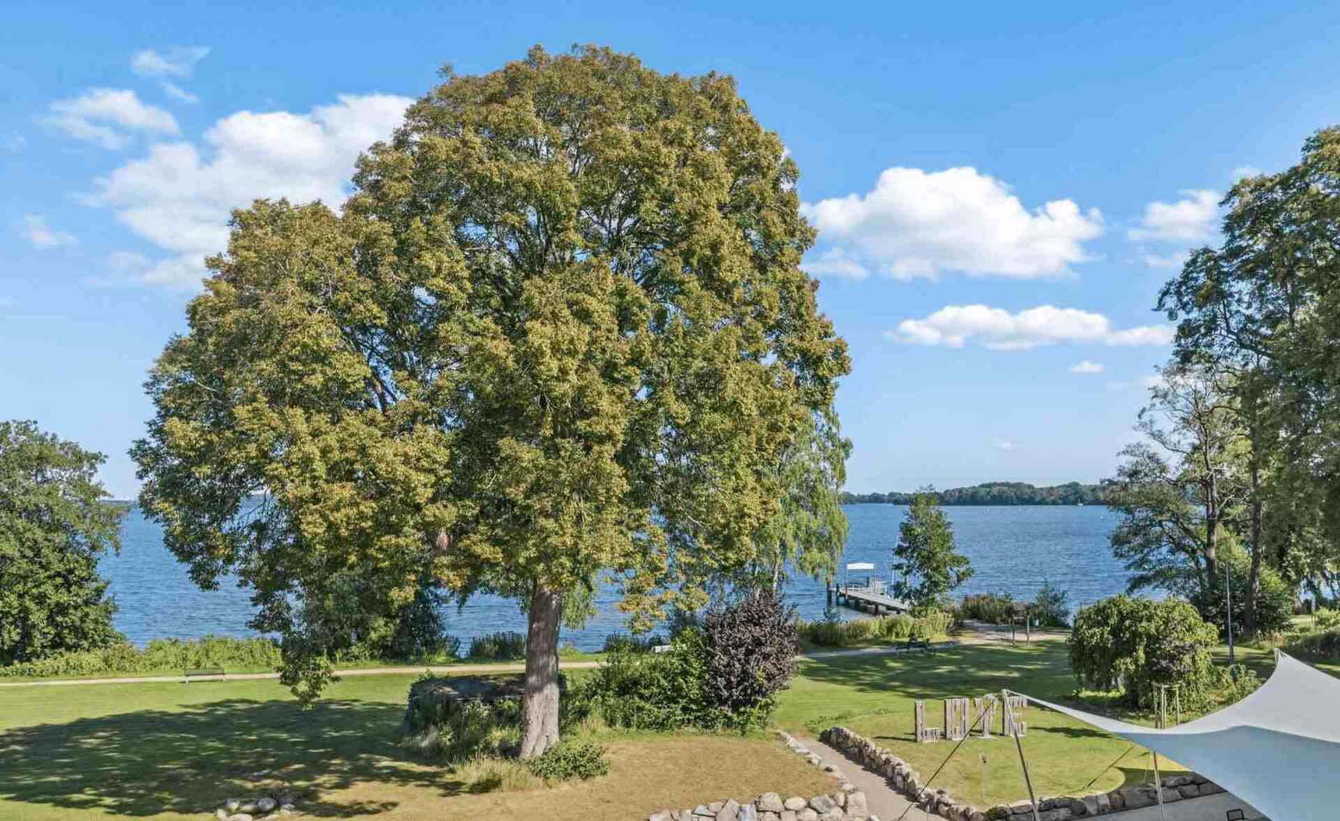 Blick vom Balkon über den großen Ploener See.