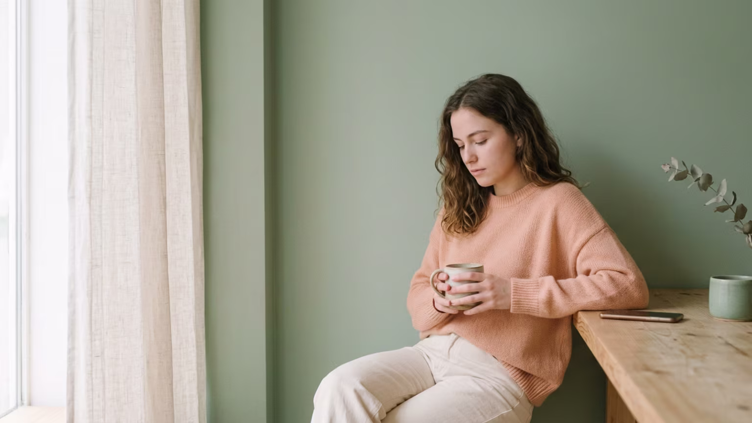 Monkeybarring: The New Dating Tactic Leaving Women Dangling Between Partners
