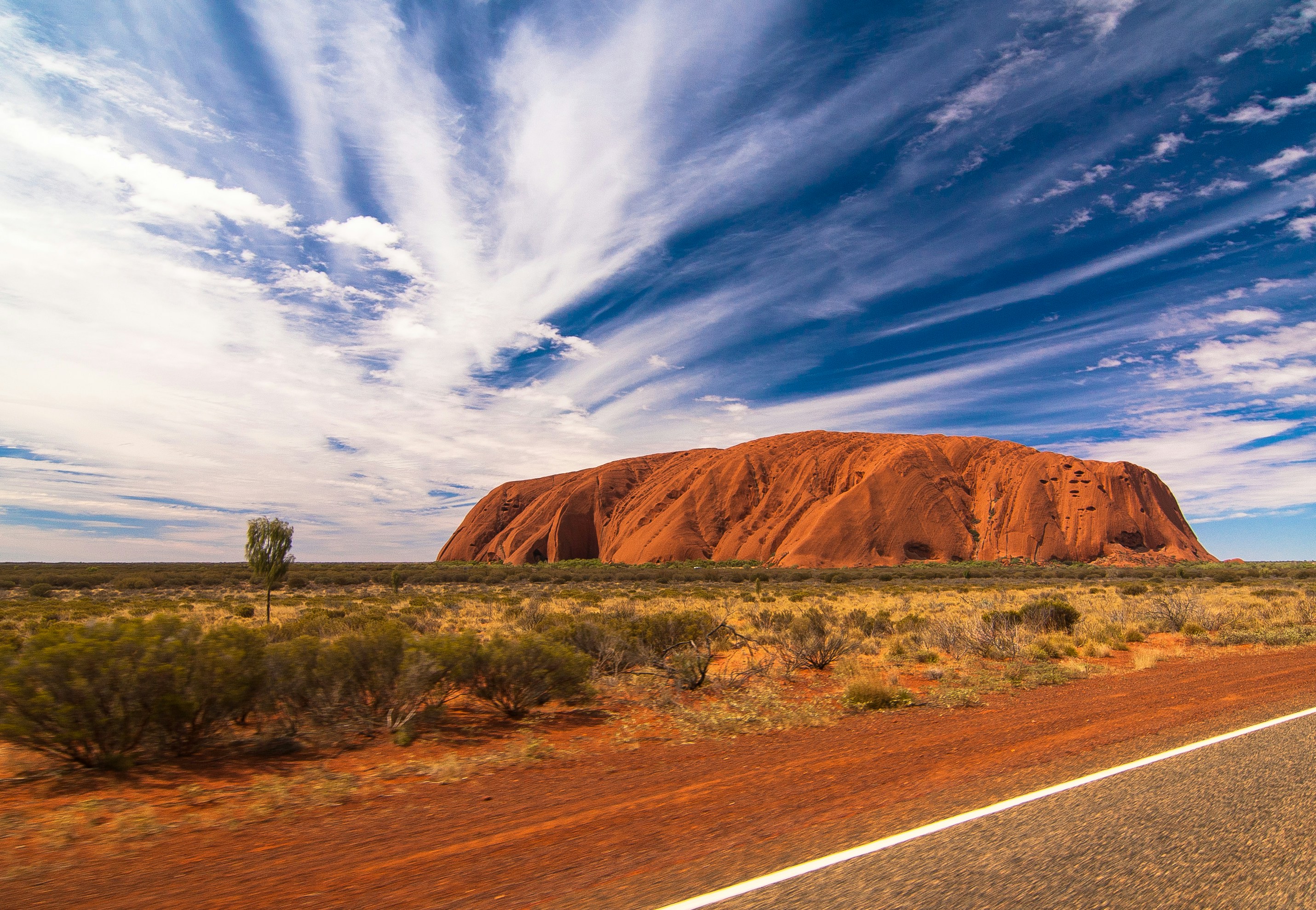 Iconic image of Uluru (Ayers Rock) in the Australian Red Desert.