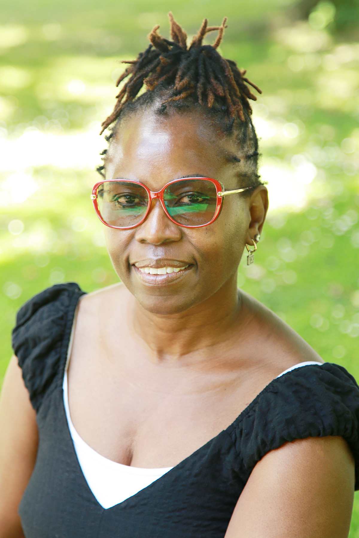 Iris Nanguzgambo