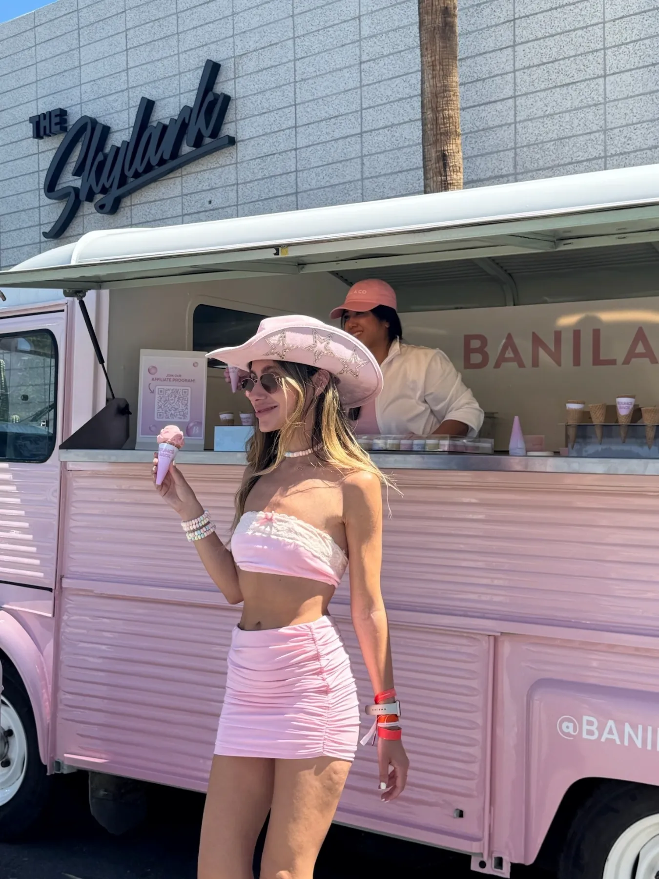 At The Skylark Hotel in Palm Springs, Retro Roll positioned the Banila Co van along North Palm Canyon Drive, serving complimentary frozen treats and skincare samples to Coachella weekend guests. 