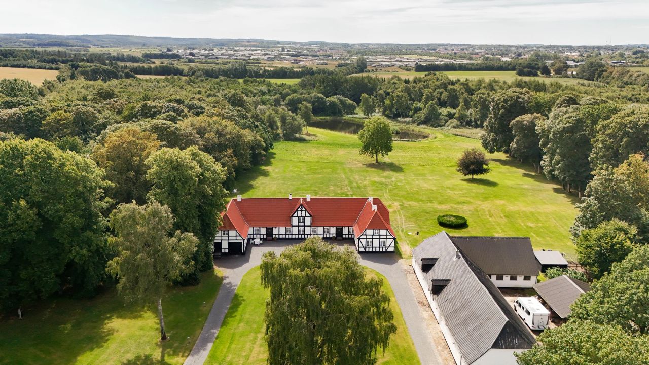 Landejendom på Råkildevej 20 9530 Støvring.