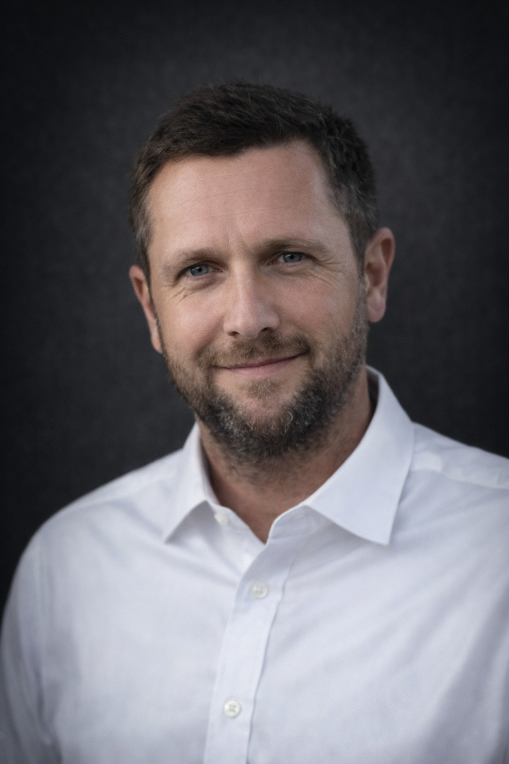 image of diverse group collaboration (for a hr tech)