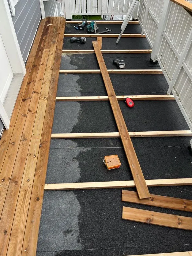 uuden terassin rakentaminen