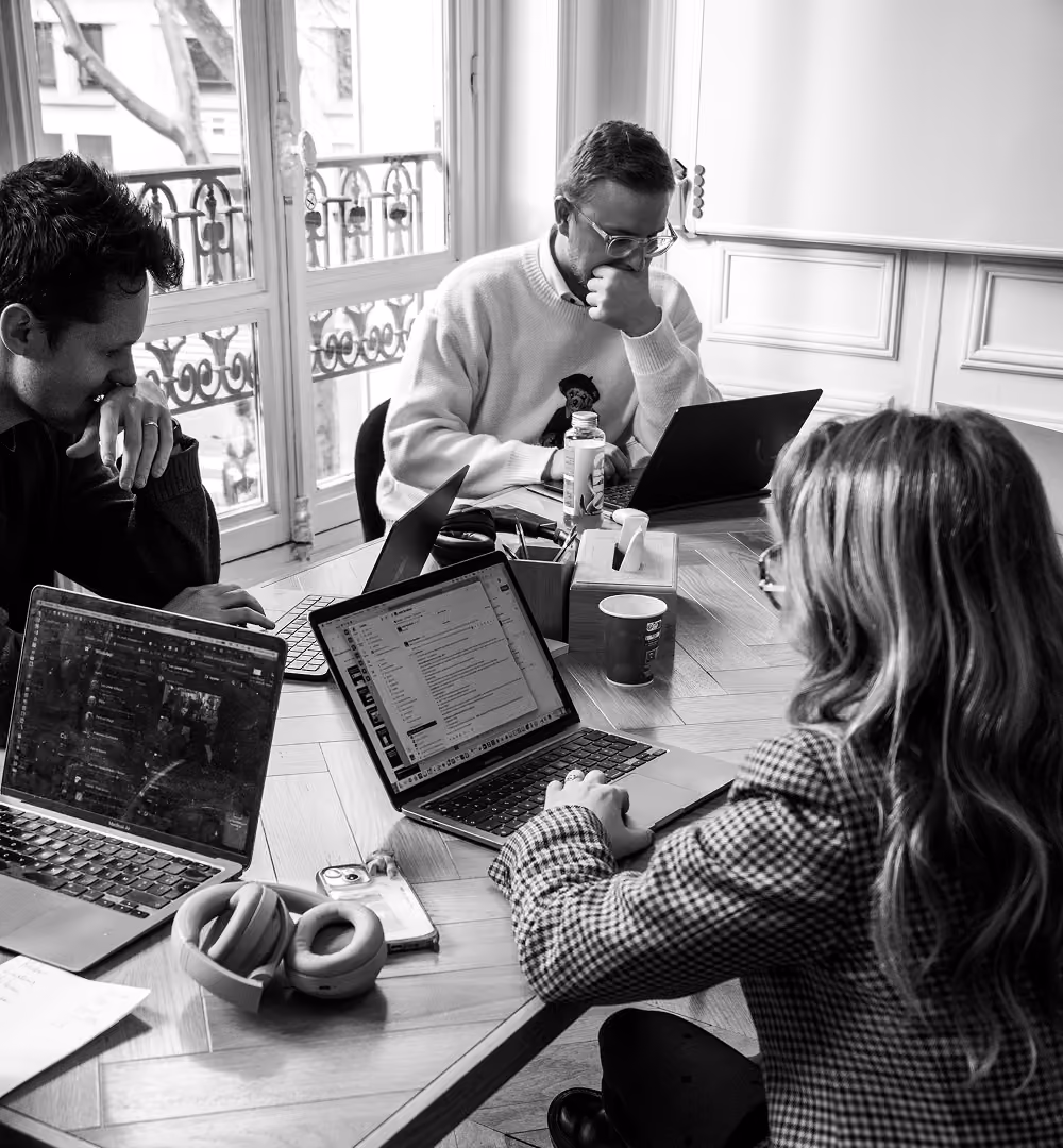 Linker - l'équipe de consultants experts du secteur tech derrière notre agence de relations presse et linkedin a paris