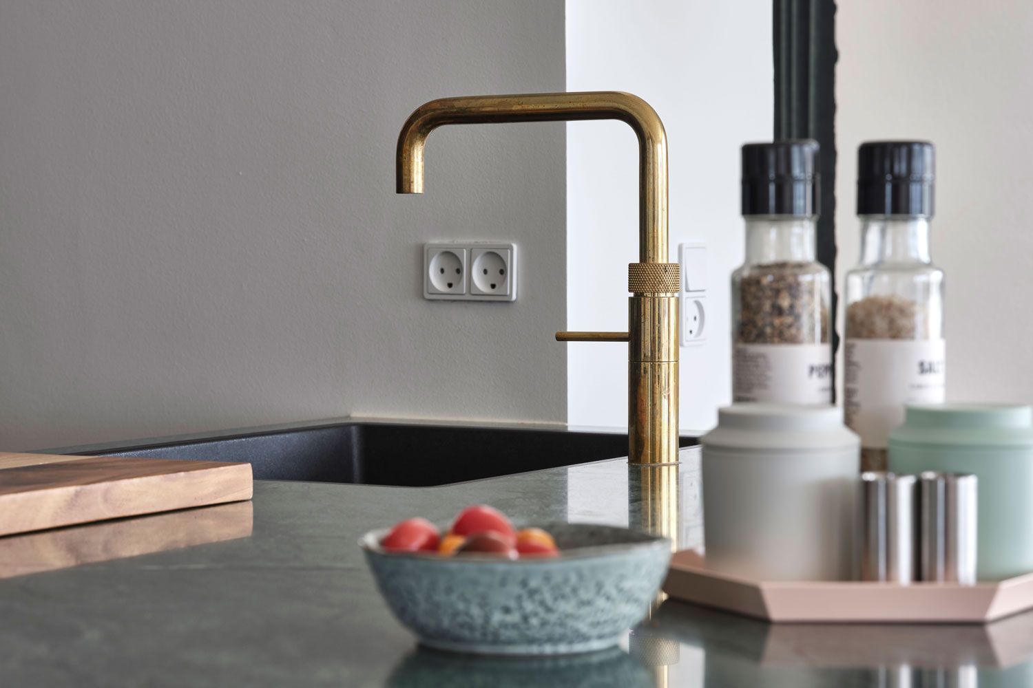 Inspirasjon til lite kjøkken - Velg løsninger som får utstyr bort fra benken