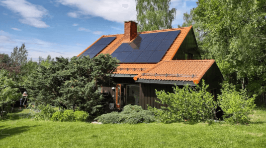 Komplett solcelleanlegg fra Solcellekraft - 8 paneler à 430W Inkl. inverter og installasjon 69.999,-*