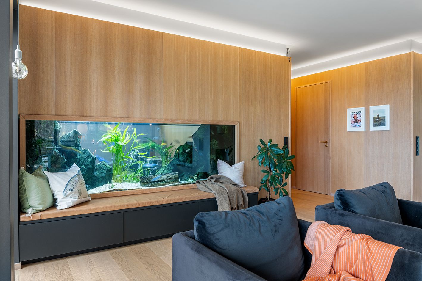 Knudsen dør 1 (1).jpg