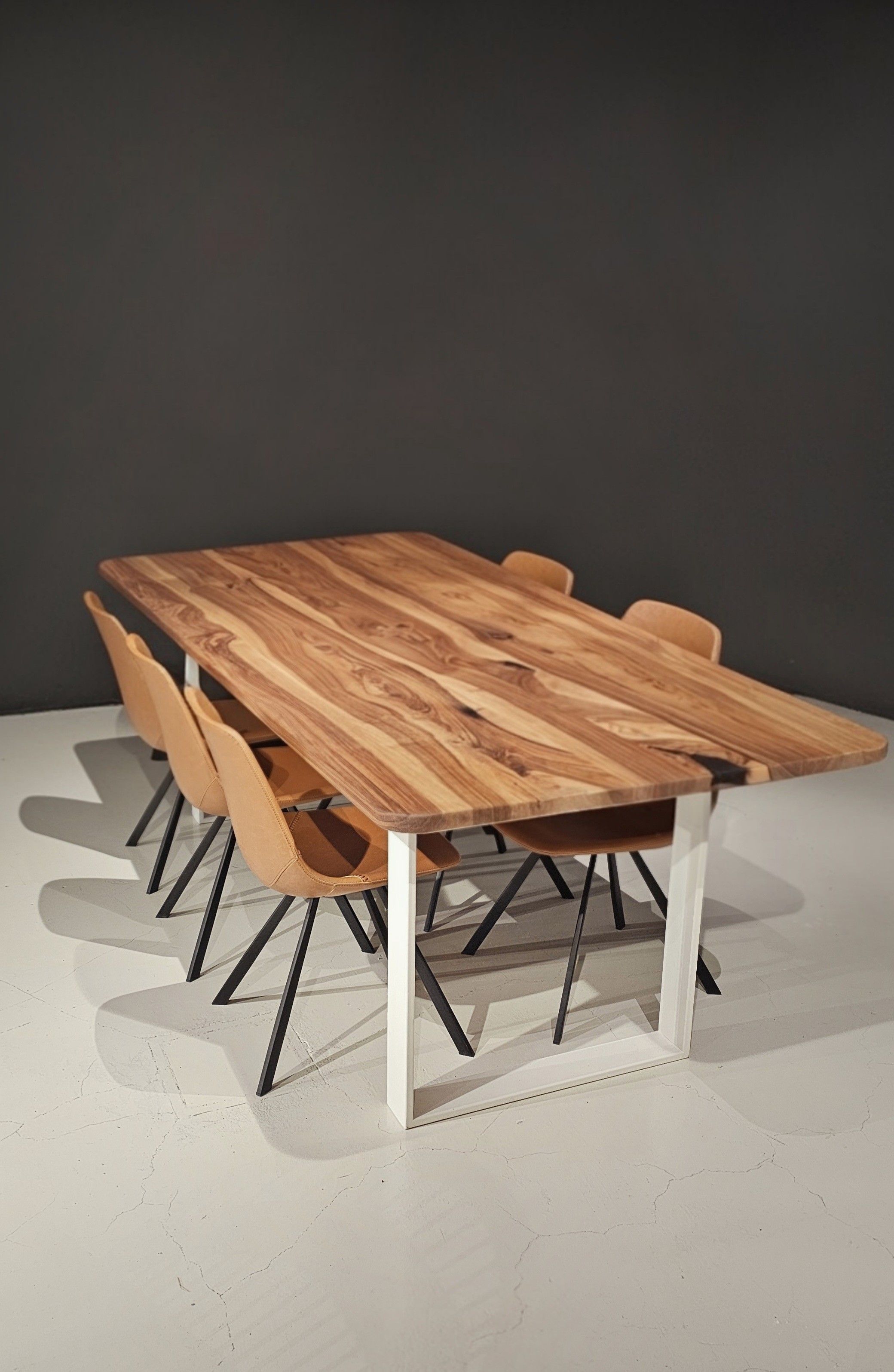 10% på Unique Wood heltre spisebord