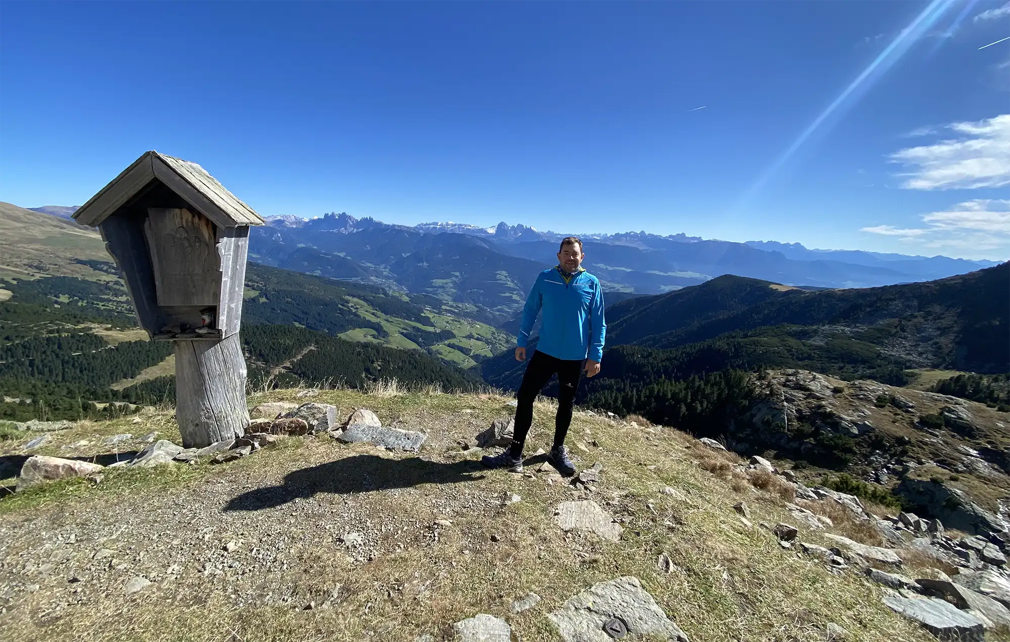 Ralf, der Gründer von Your fair journey, in den Alpen