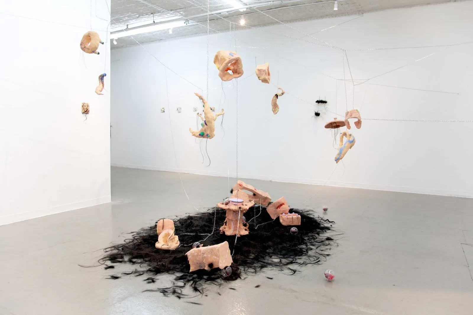 Lulu Luyao Chang, On the WarmBed (2024), little knots in my hair, chinese artist installation addressing entanglement, gallery 456.