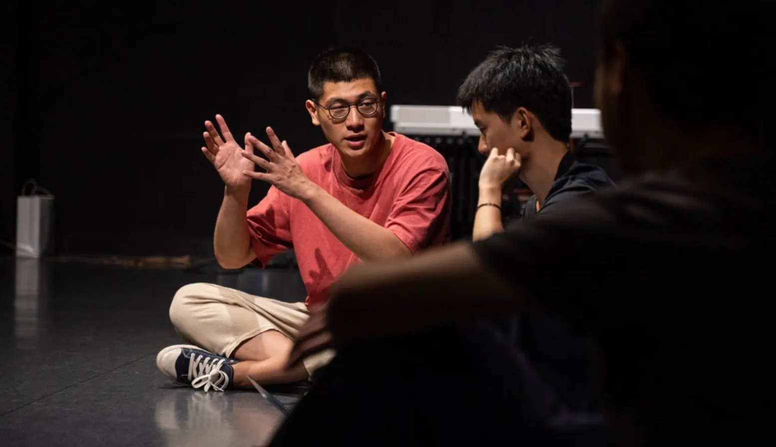 Yibin Wang, Migration in dialogue, theater director,xuezhu jenny wang columbia filmmaker interview USCIS, immigration O1 artist visa, Shi Huang