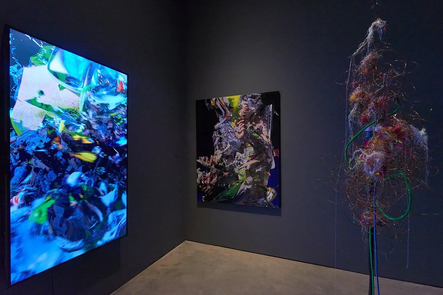 Fembot at The Hole, Tribeca, posthuman feminism robots machine age art sculpture installation