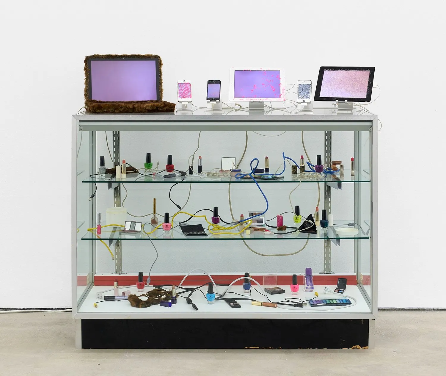 Fembot at The Hole, Tribeca, posthuman feminism robots machine age art sculpture installation, faith holland the fetishes, installation sculpture