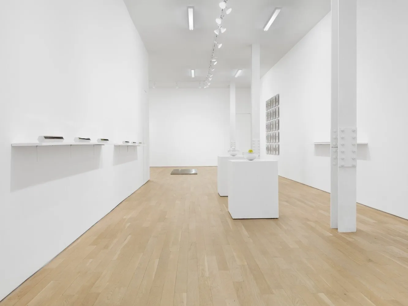 Michael Wang, installation view sculpture artwork gallery, Bienvenu Steinberg & C. yellow earth uranium exhibition solo